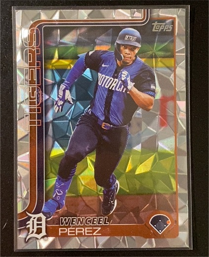 2025 Topps Series 2 #646 Wenceel Perez — front