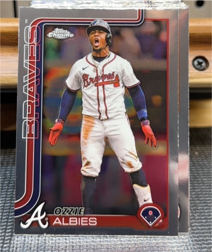 2025 Topps Chrome #206 Ozzie Albies — front