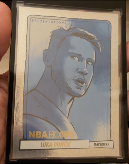 2023-24 Panini NBA Hoops Presentations Luka Dončić — front