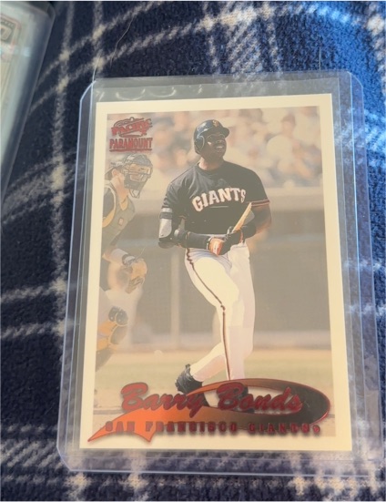 1999 Pacific Paramount #208 Barry Bonds — front