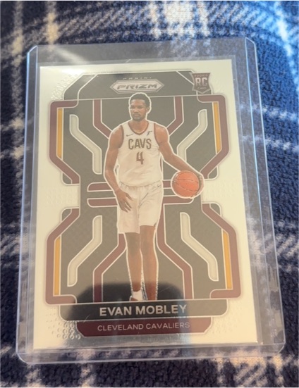 2021-22 Panini Prizm #325 Evan Mobley — front