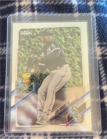 2021 Topps Chrome #56 Luis Robert — front