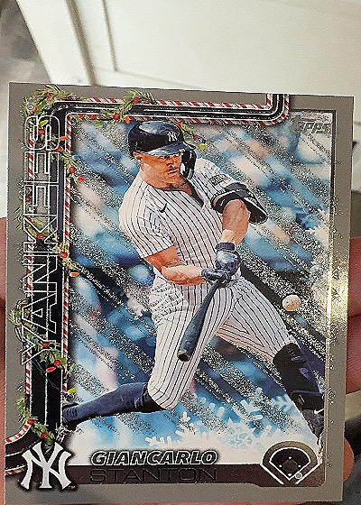 2025 Topps Holiday #H29 Giancarlo Stanton — front