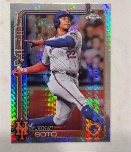 2025 Topps Chrome #200 Juan Soto — front
