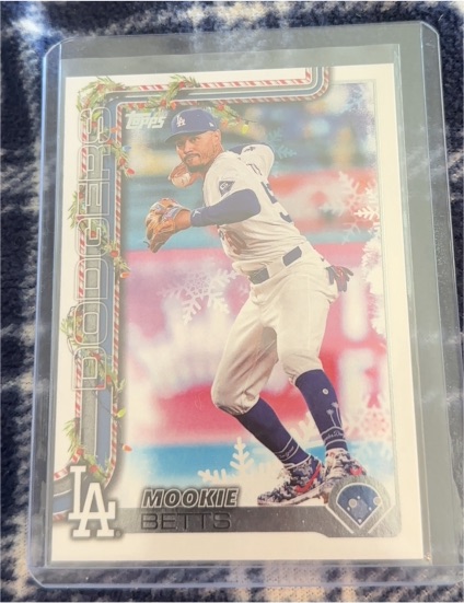2025 Topps Holiday #H52 Mookie Betts — front