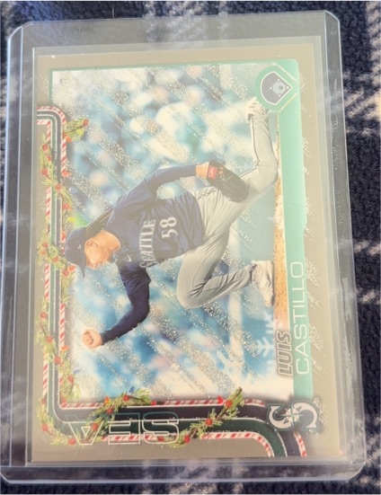 2025 Topps Holiday #H152 Luis Castillo — front
