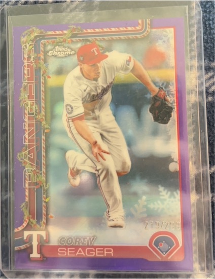 2025 Topps Holiday #H125 Corey Seager — front