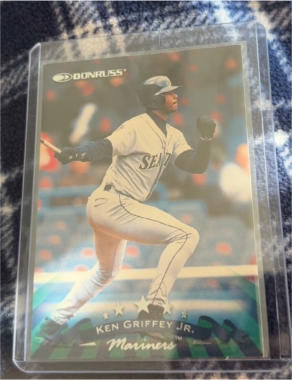 1998 Donruss #28 Ken Griffey Jr. — front