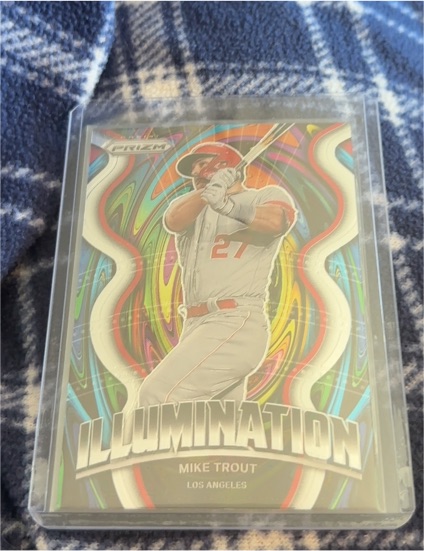 2022 Panini Prizm Illumination #IL-10 Mike Trout — front