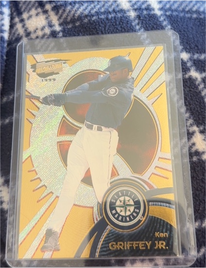 1999 Pacific Revolution #130 Ken Griffey Jr. — front