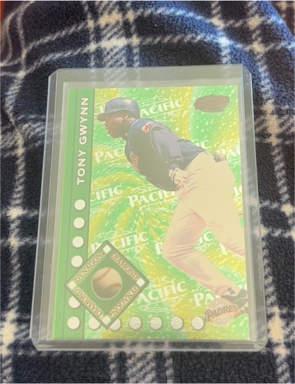 1995 Pacific Dynagon Diamond #DD-1 Tony Gwynn — front