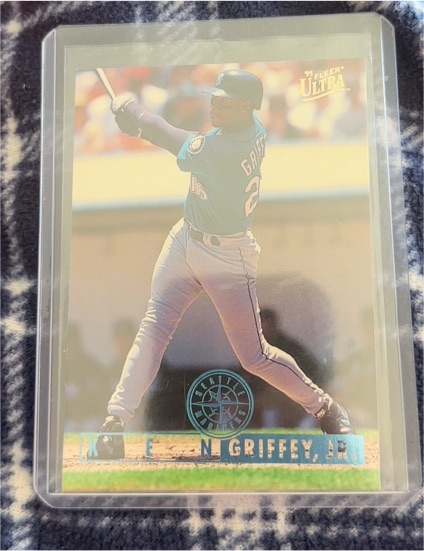 1995 Fleer Ultra #101 Ken Griffey Jr — front