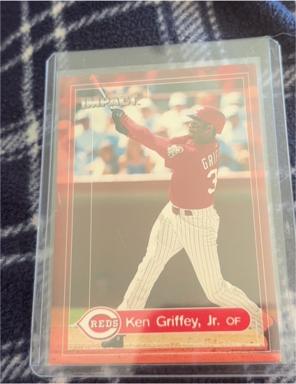 2000 Fleer Impact #100 Ken Griffey Jr. — front