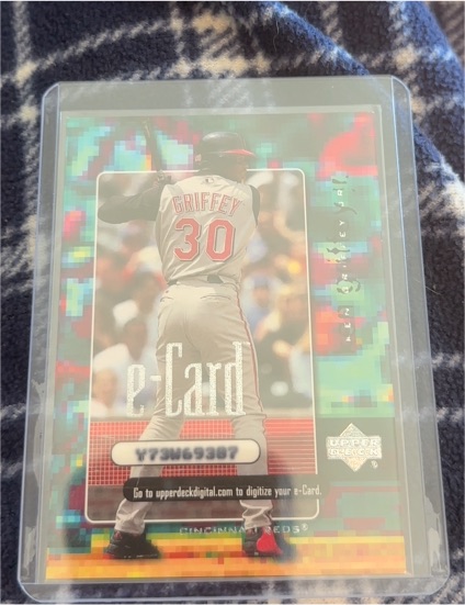 2001 Upper Deck #E8 Ken Griffey Jr. e-Card — front