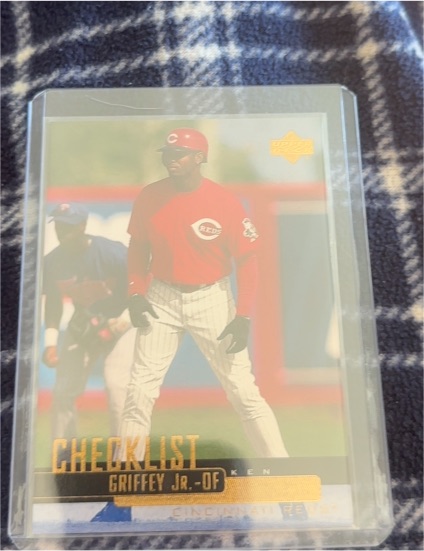 2000 Upper Deck #540 Ken Griffey Jr. — front