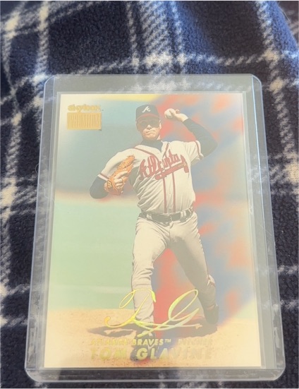 1999 Skybox Premium #40 Tom Glavine — front