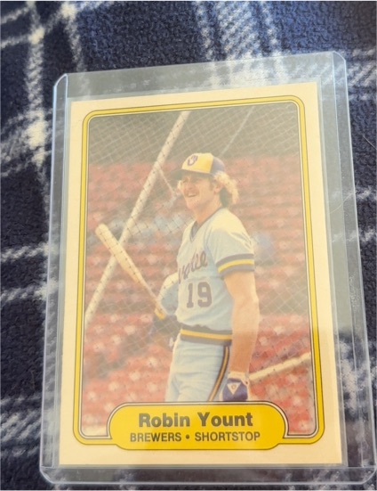 1982 Fleer #155 Robin Yount Milwaukee Brewers — front