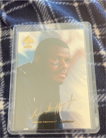 2000 Pacific Private Stock #132 Ken Griffey Jr — front