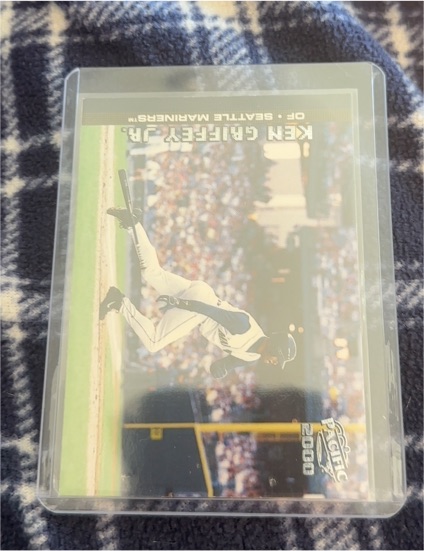 2000 Pacific #Ken Griffey Jr. Seattle Mariners — front
