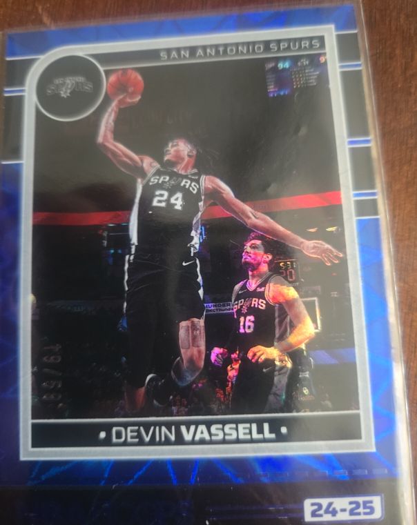 2024-25 Panini NBA Hoops #195 Devin Vassell — front