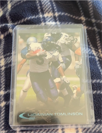 2001 Press Pass #11 LaDainian Tomlinson — front