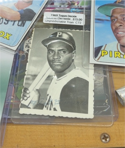 1969 Topps Deckle #27 Roberto Clemente — front