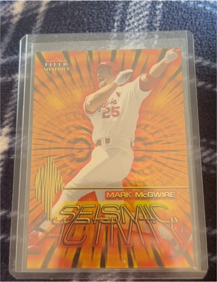 2000 Fleer Mystique Seismic Activity #SA Mark McGwire — front