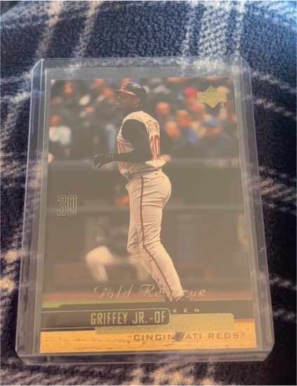 2000 Upper Deck Gold Reserve #257 Ken Griffey Jr. — front