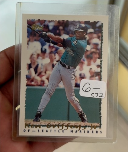 1995 Topps #397 Ken Griffey Jr — front