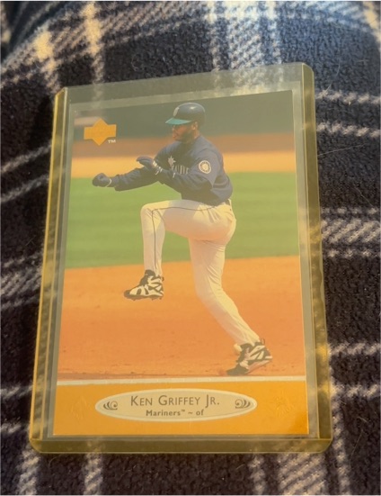 1996 Upper Deck #200 Ken Griffey Jr. — front