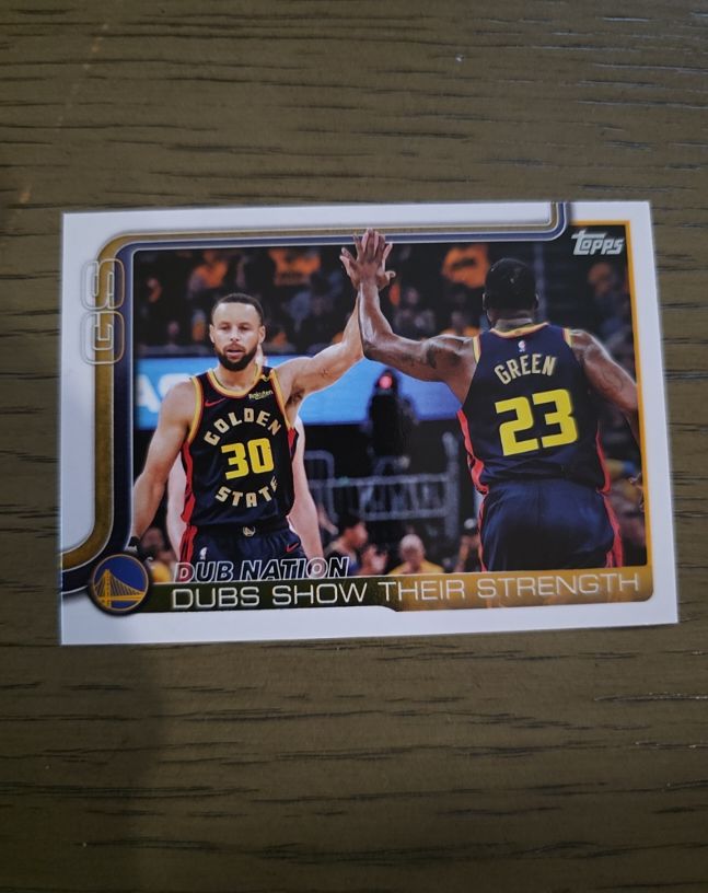 2025-26 Topps #291 Dub Nation Dubs Show Their Strength Stephen Curry Draymond Green — front