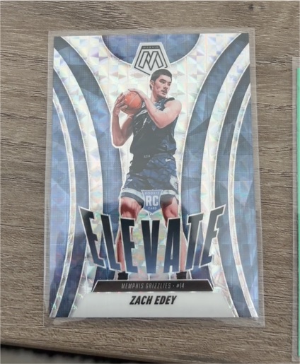 2024-25 Panini Mosaic #12 Zach Edey Elevate — front