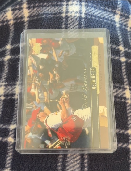 2000 Upper Deck Gold Reserve #150 Mark McGwire — front