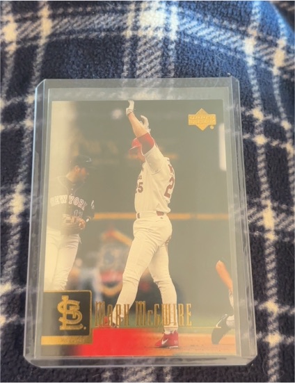 2001 Upper Deck #169 Mark McGwire — front