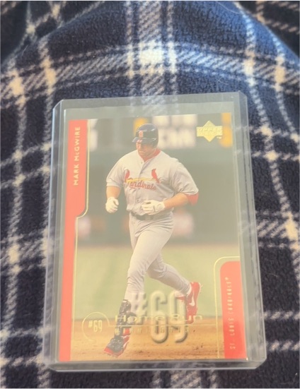 1999 Upper Deck Home Run Highlights #69 Mark McGwire — front