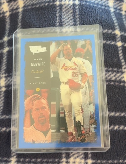 2000 Upper Deck Victory #25 Mark McGwire — front