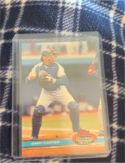 1991 Topps Stadium Club #424 Gary Carter — front