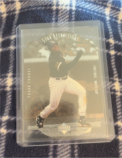 1997 Upper Deck Star Attractions #SA5 Frank Thomas — front