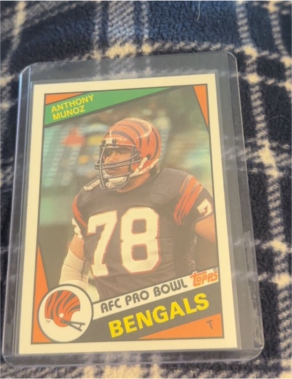 1984 Topps #45 Anthony Munoz — front