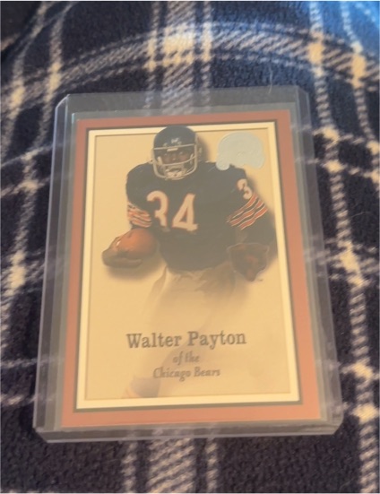 2000 Fleer Greats of the Game #82 Walter Payton — front