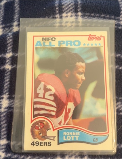 1982 Topps #486 Ronnie Lott — front