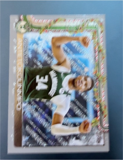 2025-26 Topps Holiday #H43 Giannis Antetokounmpo — front