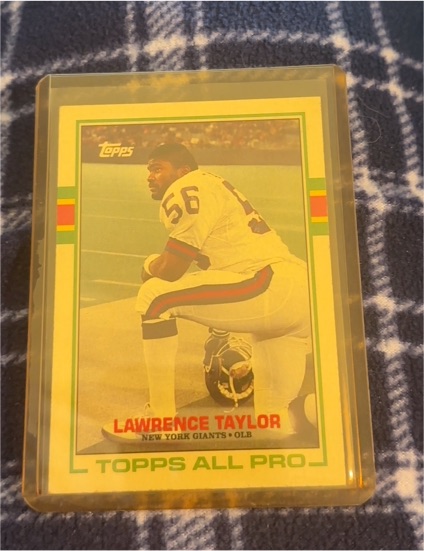 1989 Topps #166 Lawrence Taylor — front