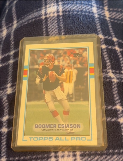 1989 Topps #25 Boomer Esiason — front