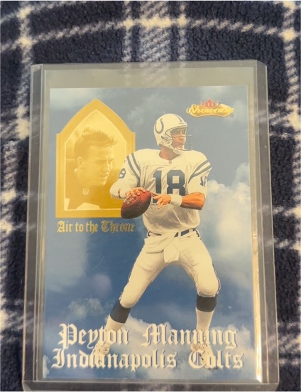 2000 Fleer Showcase #1 Peyton Manning Air to the Throne — front
