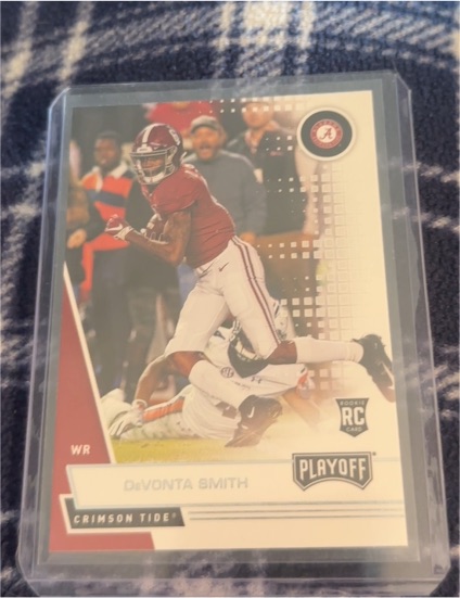 2021 Panini Chronicles Draft Picks Playoff #384 DeVonta Smith RC — front