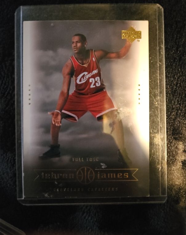 2003 Upper Deck Box Set #27 LeBron James — front