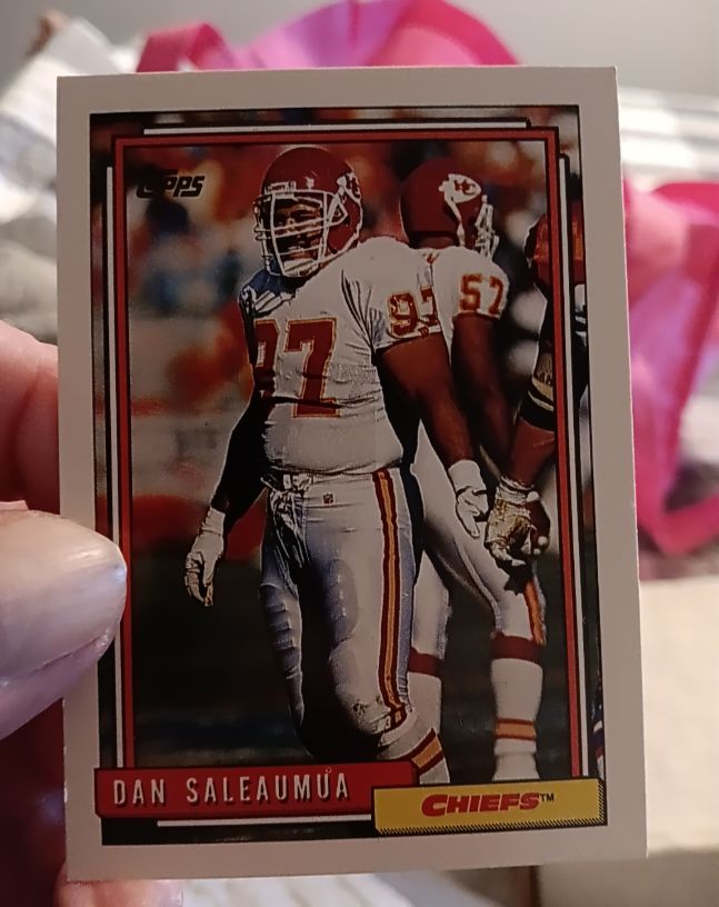 1992 Topps #322 Dan Saleaumua — front