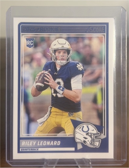 2025 Panini Score #9 Riley Leonard — front