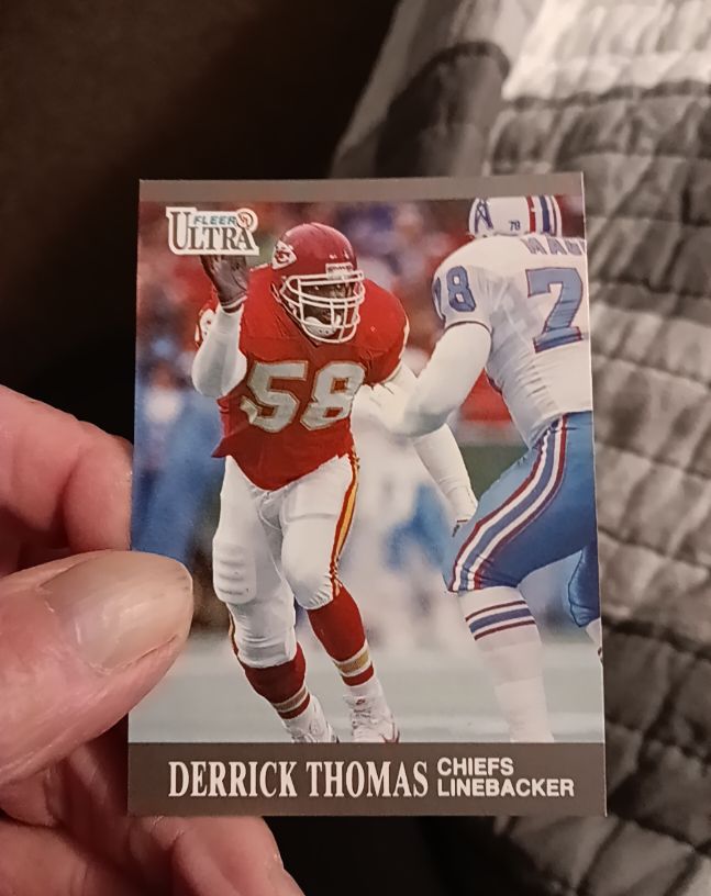 1991 Fleer Ultra #72 Derrick Thomas — front